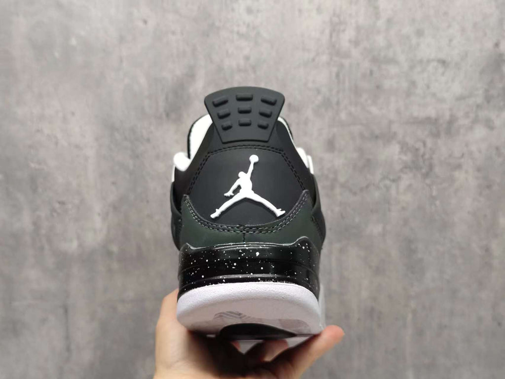 Air Jordan 4 Fear Retro | Shadow Resolve Sneakers
