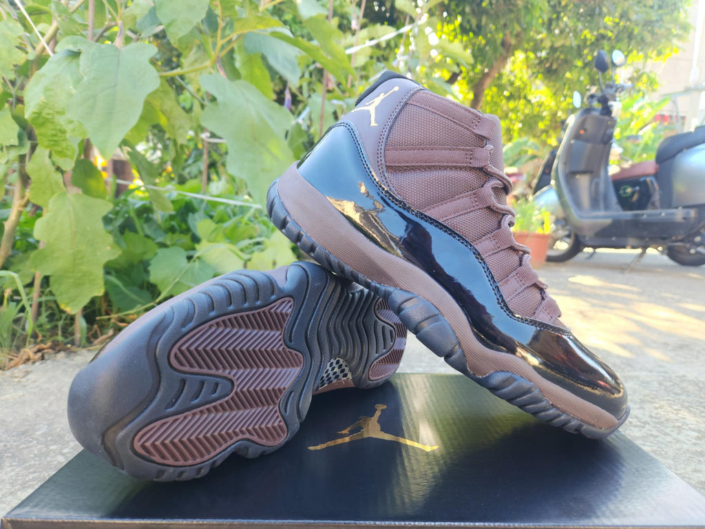 Air Jordan 11 | Contrast Code Sneakers